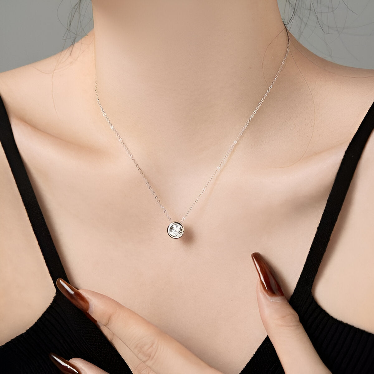 Silver-Plated Zircon Pendant – Minimalist Design