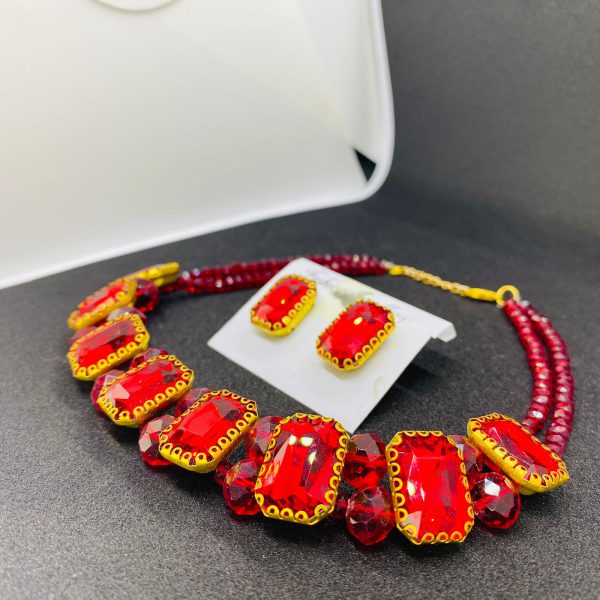 Luxury Stone-Embellished Choker with Matching Earrings