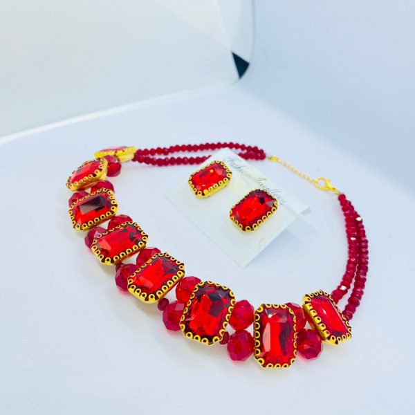 Luxury Stone-Embellished Choker with Matching Earrings