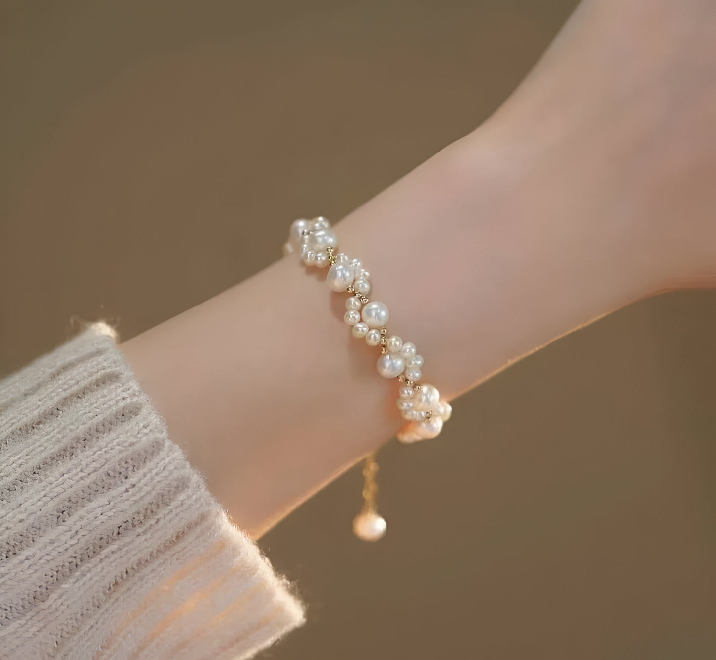 Single Pearl Bracelet with Resin Finish – Timeless Beauty in Every Detail