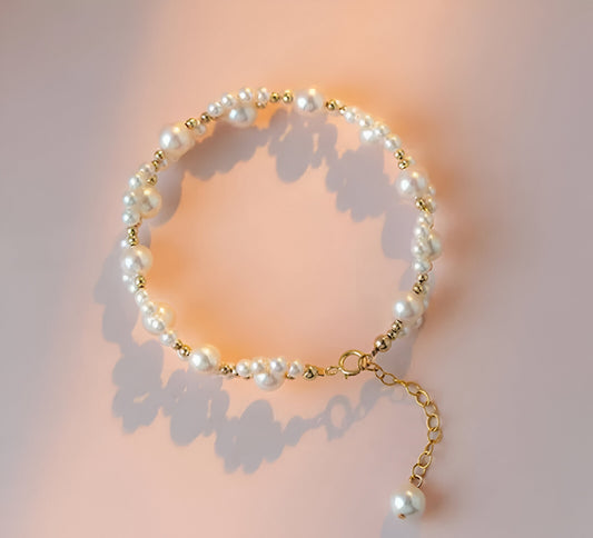 Single Pearl Bracelet with Resin Finish – Timeless Beauty in Every Detail