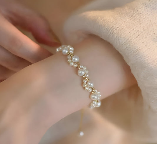Single Pearl Bracelet with Resin Finish – Timeless Beauty in Every Detail