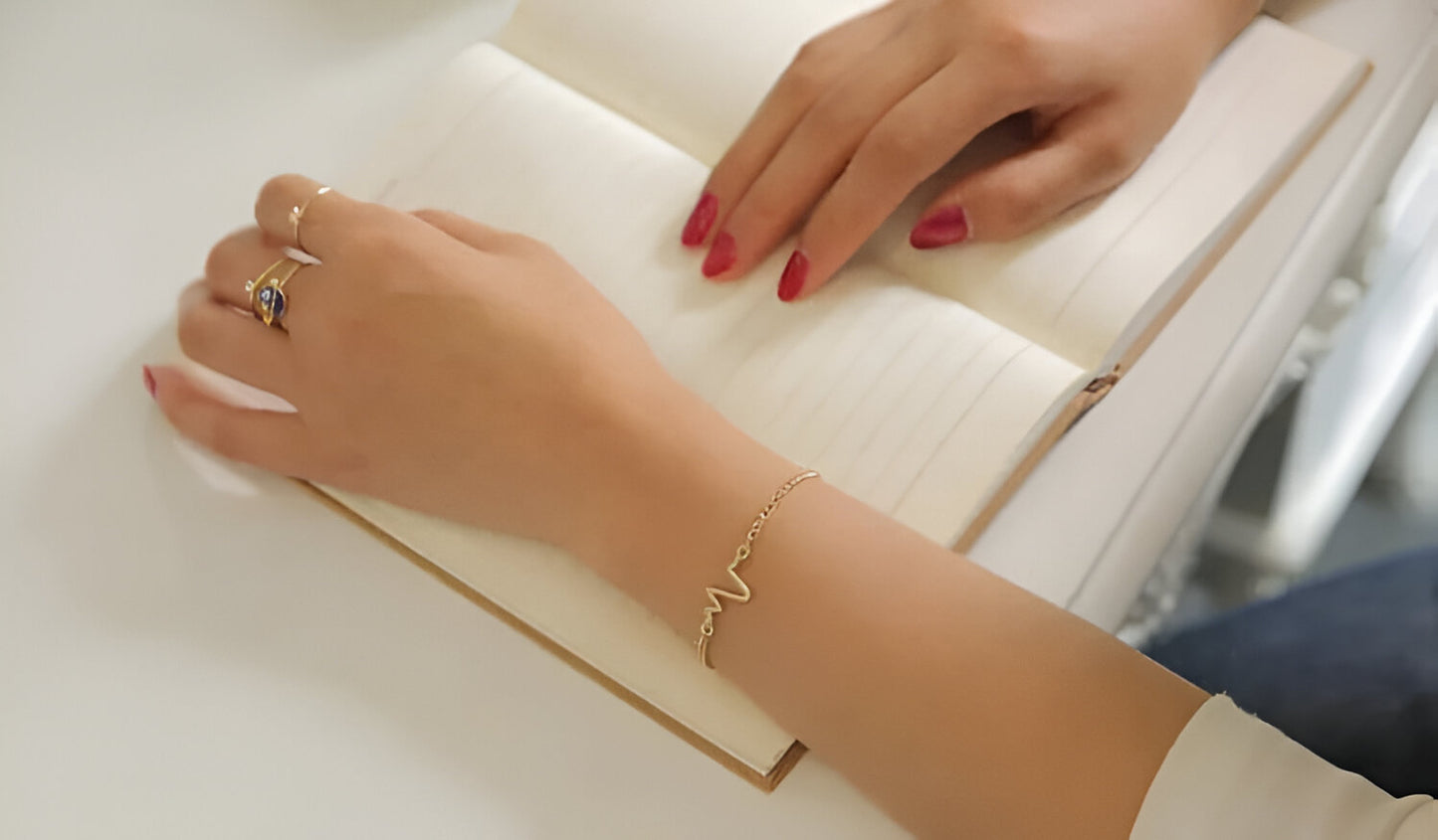 Stylish Gold-Tone Heartbeat Bracelet | Unisex | 1 Pc