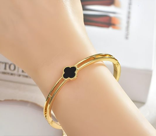 Four-Leaf Clover Bracket